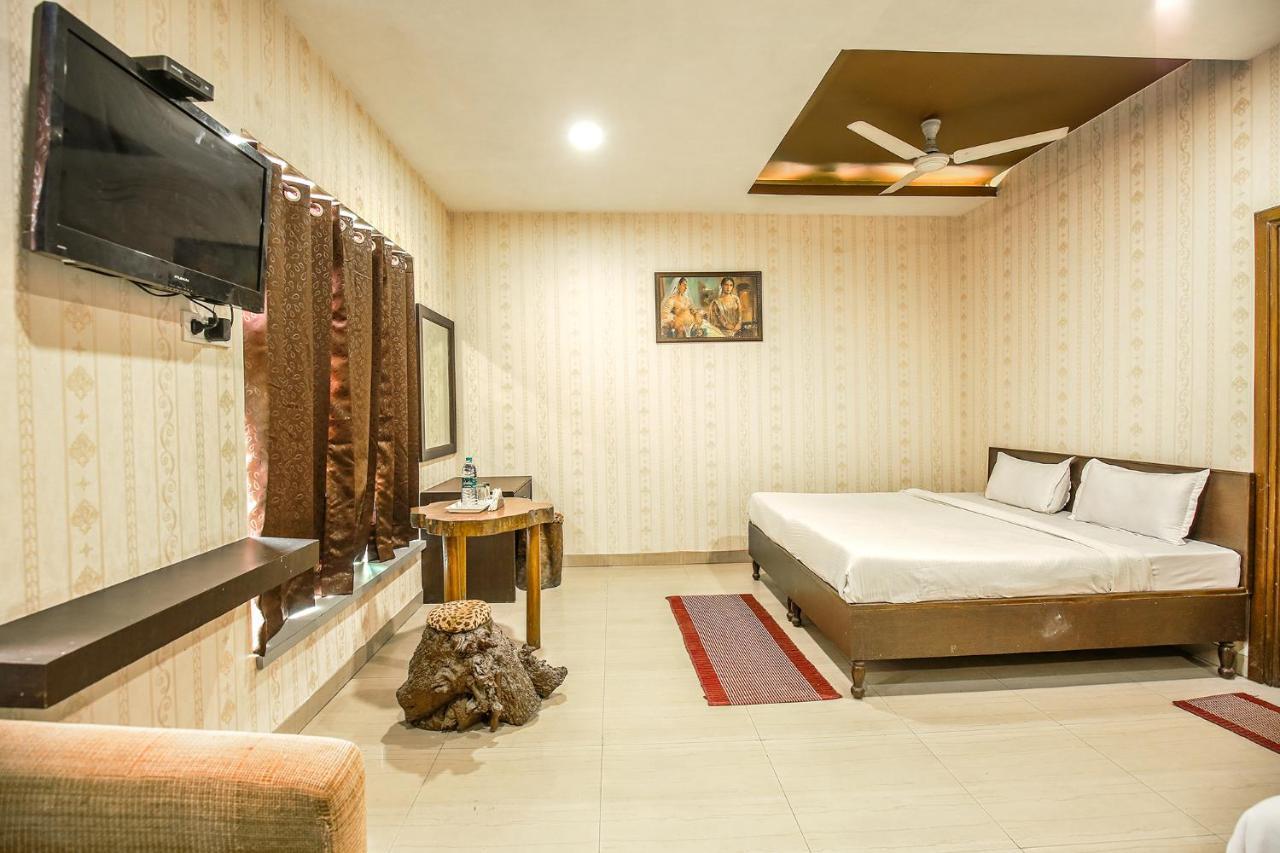 Hotel Hk Continental Amritsar Extérieur photo